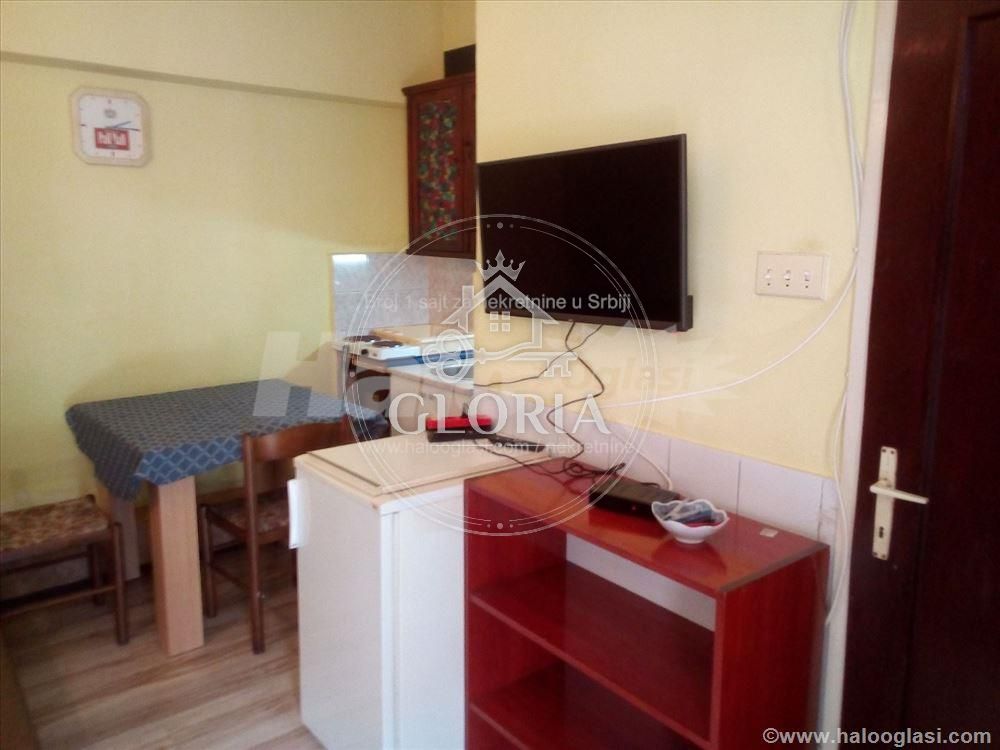 Однокомнатная квартира, 18 м², Центр, Старый город