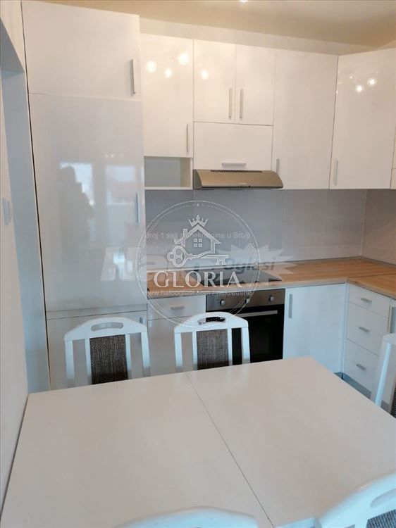 Двухкомнатная квартира, 56 м², Центр, Градска локация, фото 3