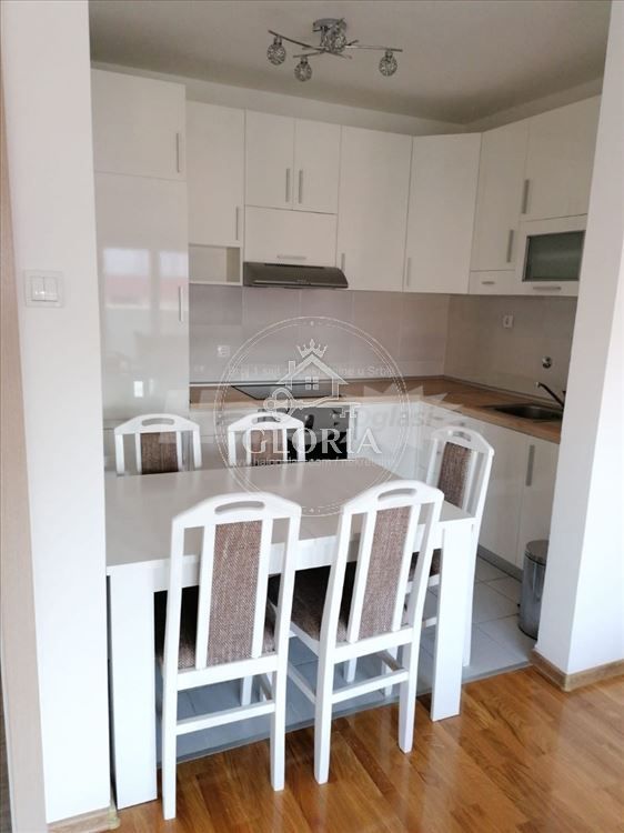 Двухкомнатная квартира, 56 м², Центр, Градска локация, фото 8