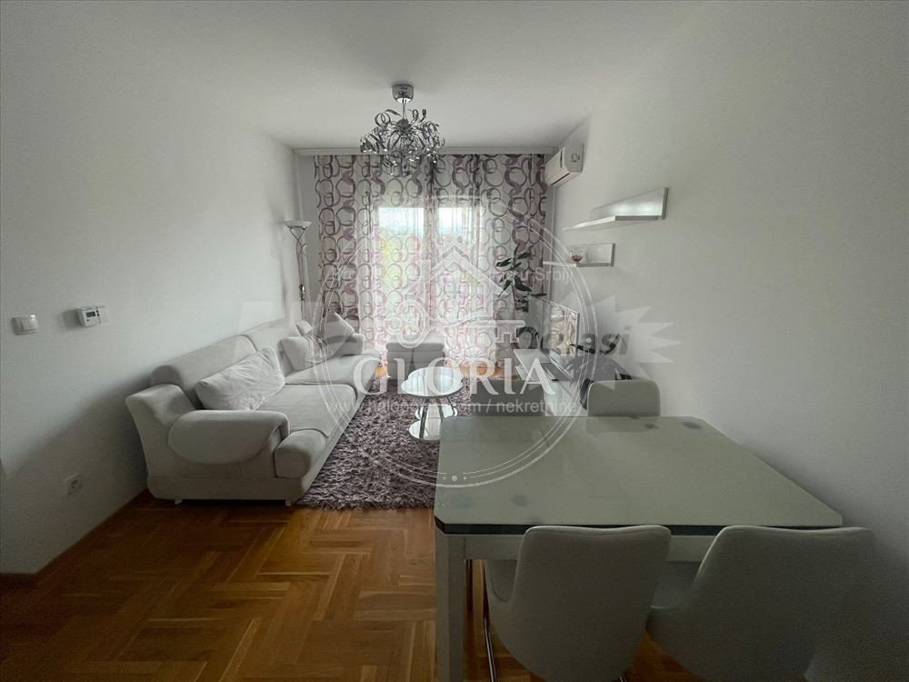 2,5-комнатная квартира, 54 м², Горни град, Земун