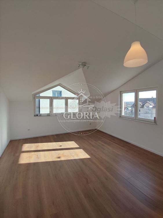 Трёхкомнатная квартира, 65 м², Миляковац, Раковица