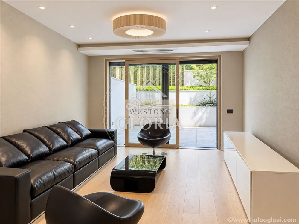Четырёхкомнатная квартира, 140 м², Ресавска -, Врачар