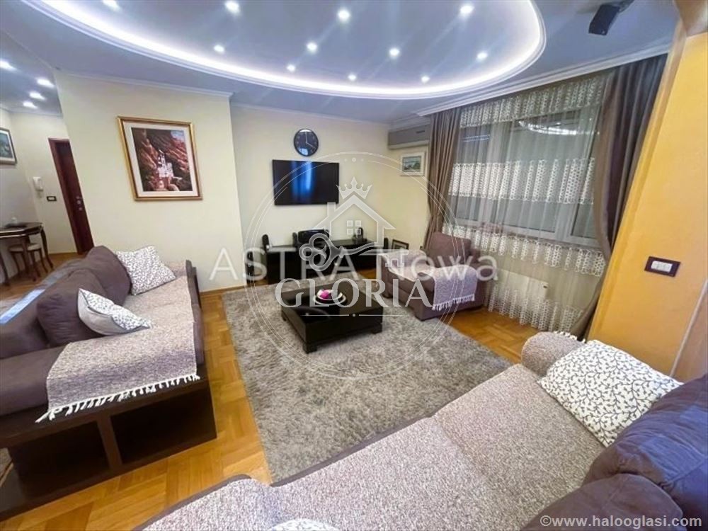 Трёхкомнатная квартира, 75 м², Центр, Старый город, фото 2