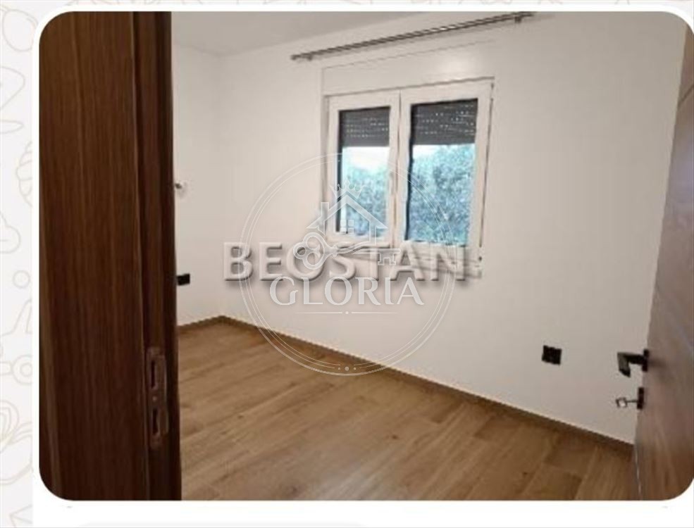 2,5-комнатная квартира, 61 м², Сурчин (mesto), Сурчин, фото 2