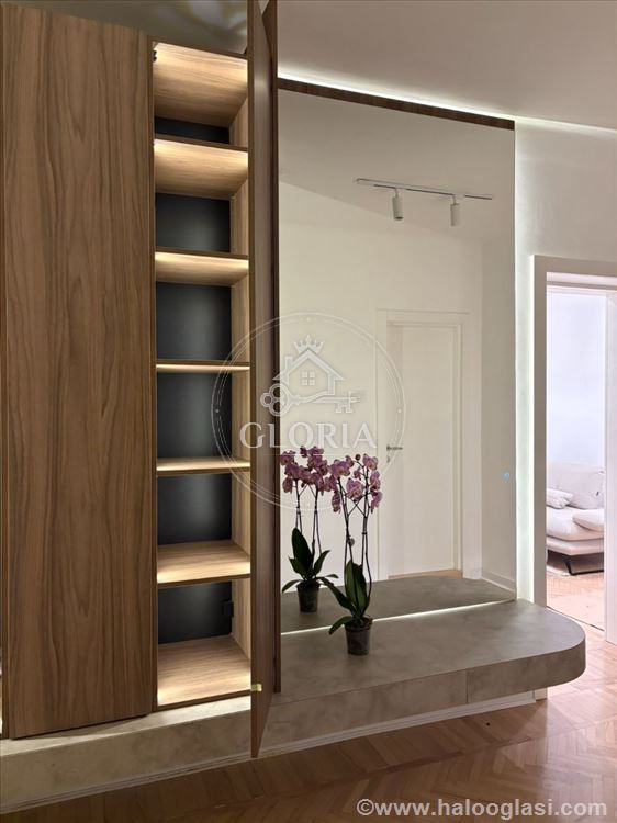 Двухкомнатная квартира, 62 м², Скадарлия, Старый город