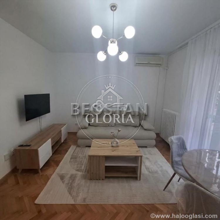 Трёхкомнатная квартира, 52 м², Црвени крст, Врачар