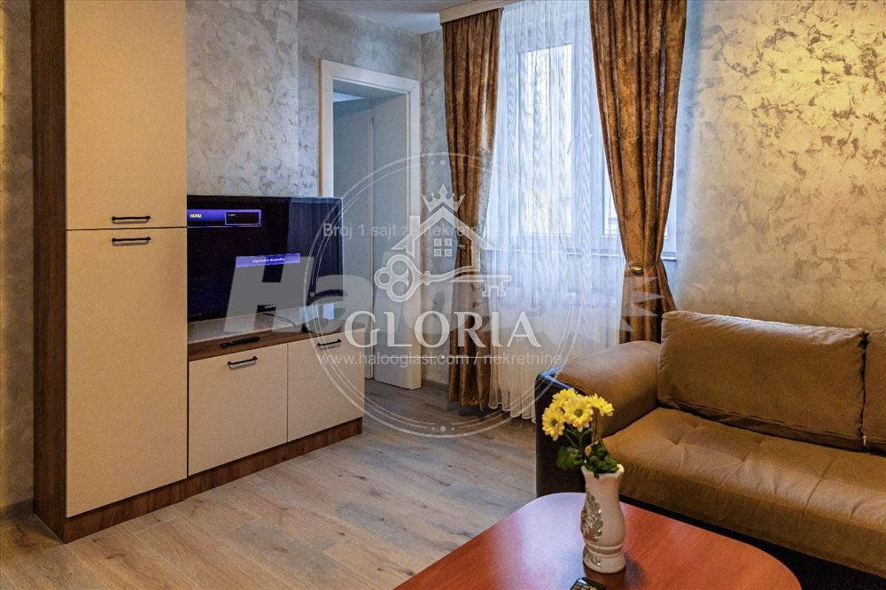 Двухкомнатная квартира, 34 м², Центр, Градска локация