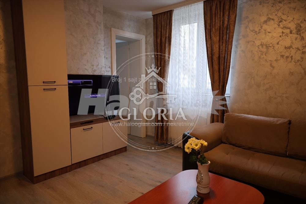 Двухкомнатная квартира, 34 м², Центр, Градска локация, фото 8