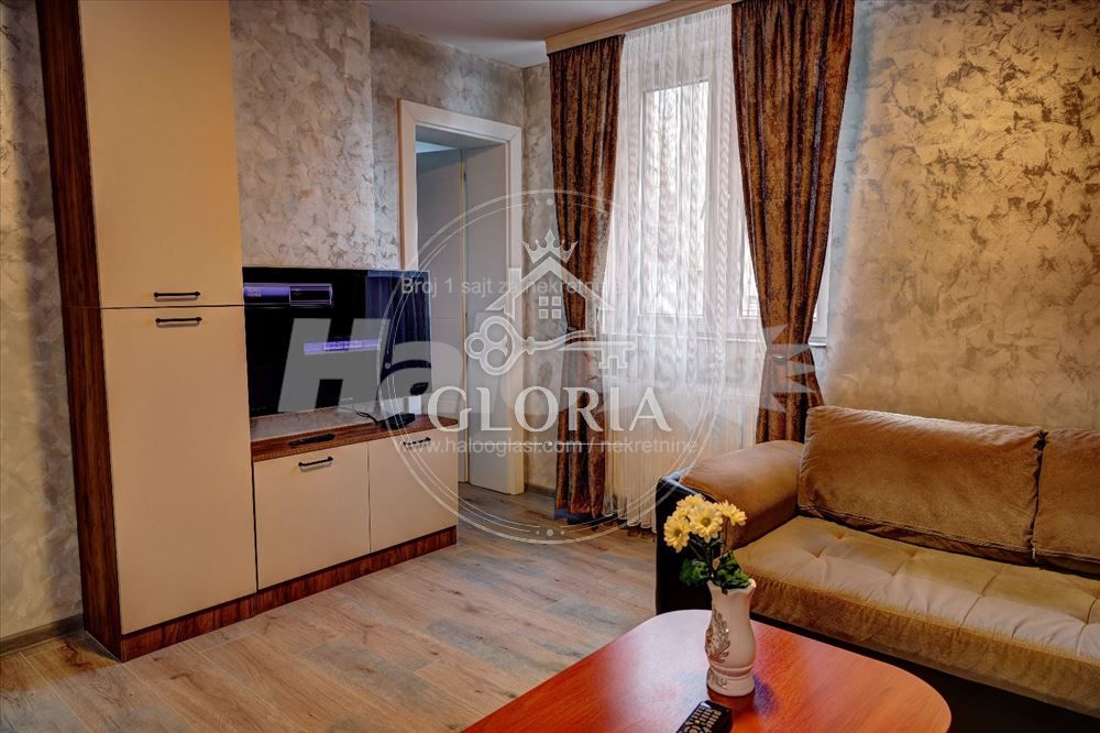 Двухкомнатная квартира, 34 м², Центр, Градска локация, фото 9
