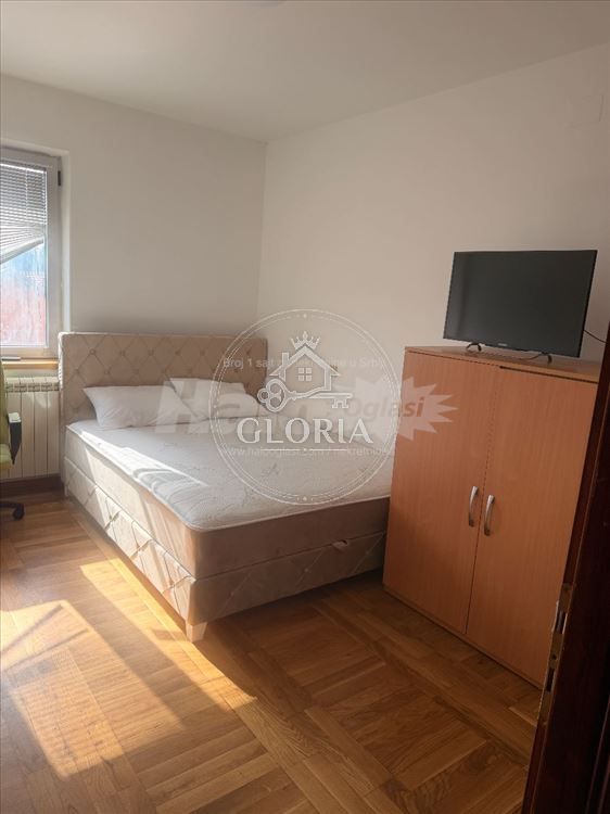 Трёхкомнатная квартира, 100 м², Алтина, Земун, фото 2