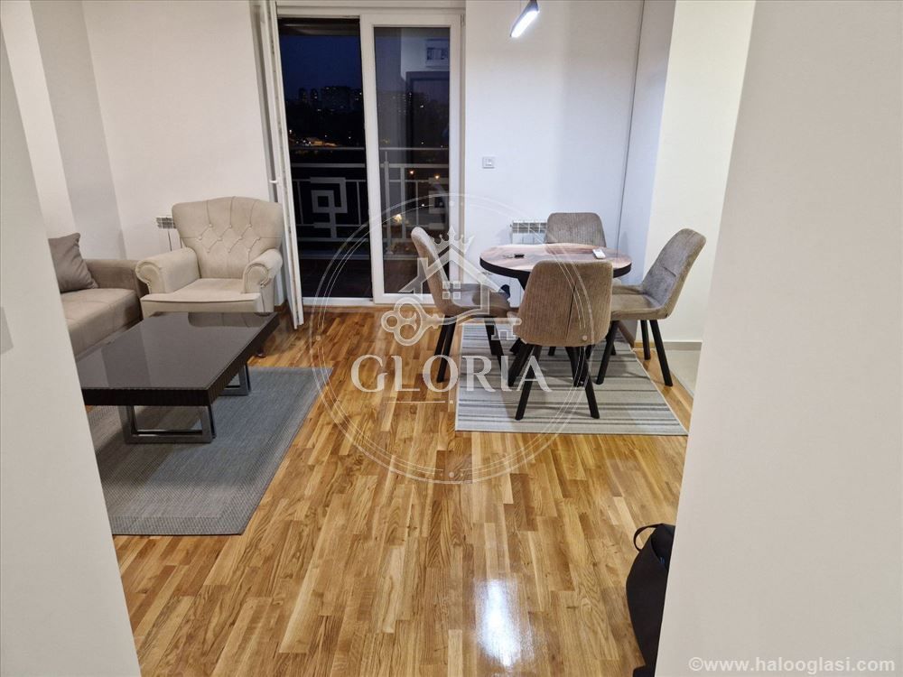 Двухкомнатная квартира, 50 м², Хала Пионир, Палилула