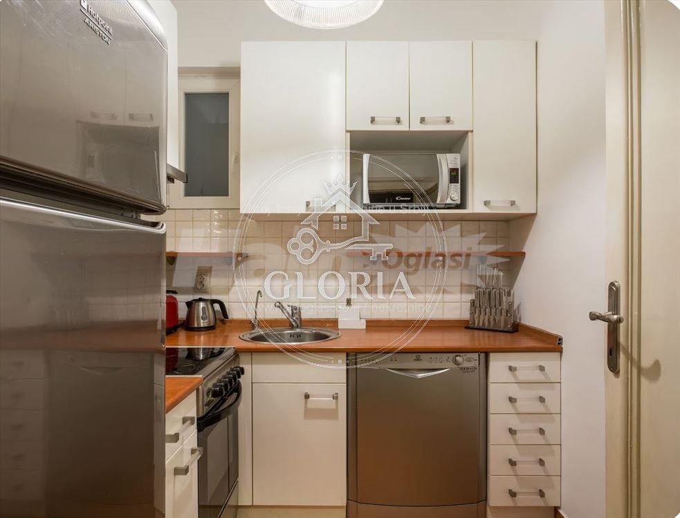 Трёхкомнатная квартира, 80 м², Зелени венац, Старый город, фото 7