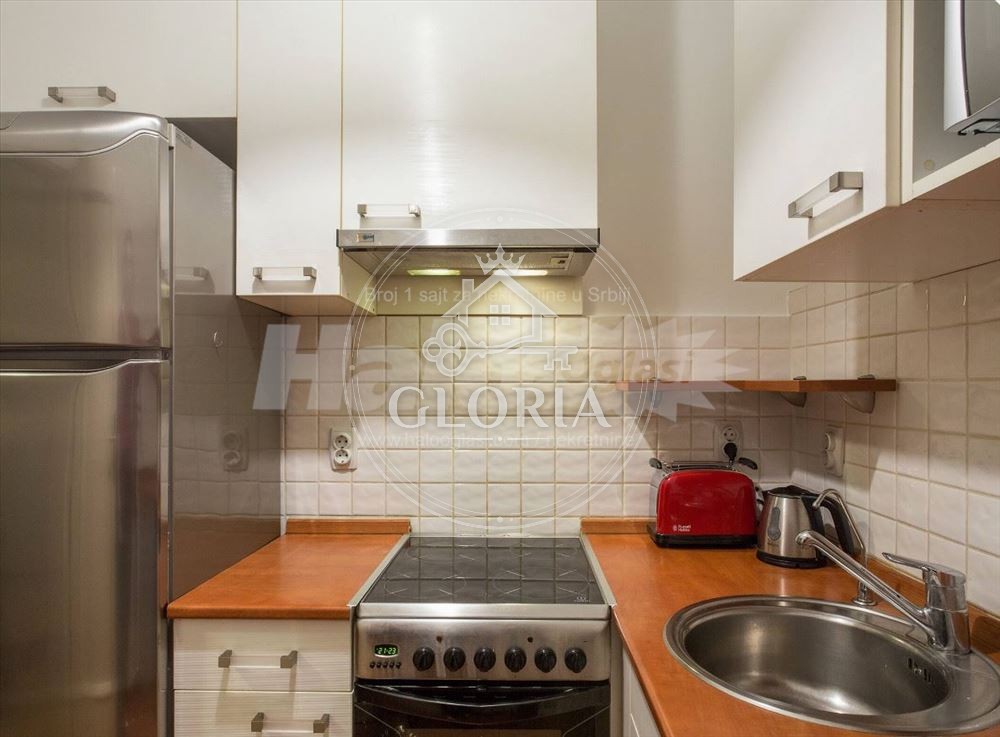 Трёхкомнатная квартира, 80 м², Зелени венац, Старый город, фото 9