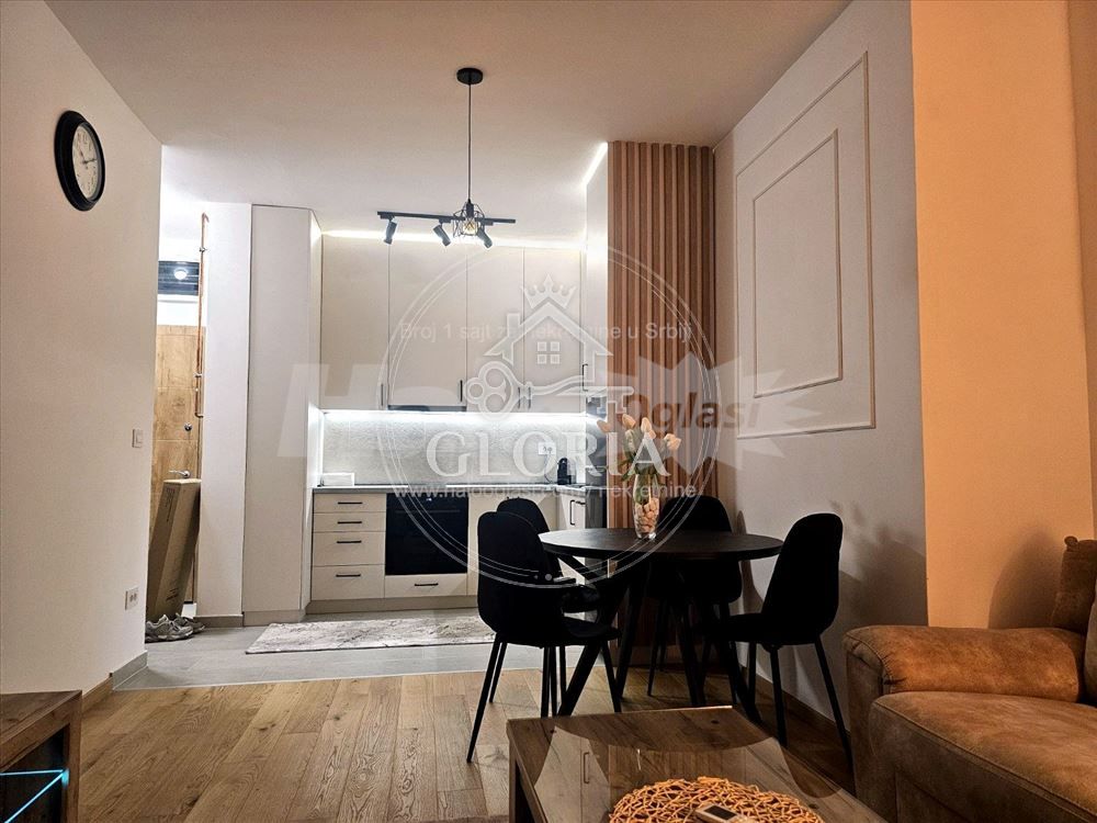 Двухкомнатная квартира, 40 м², Центр, Градска локация