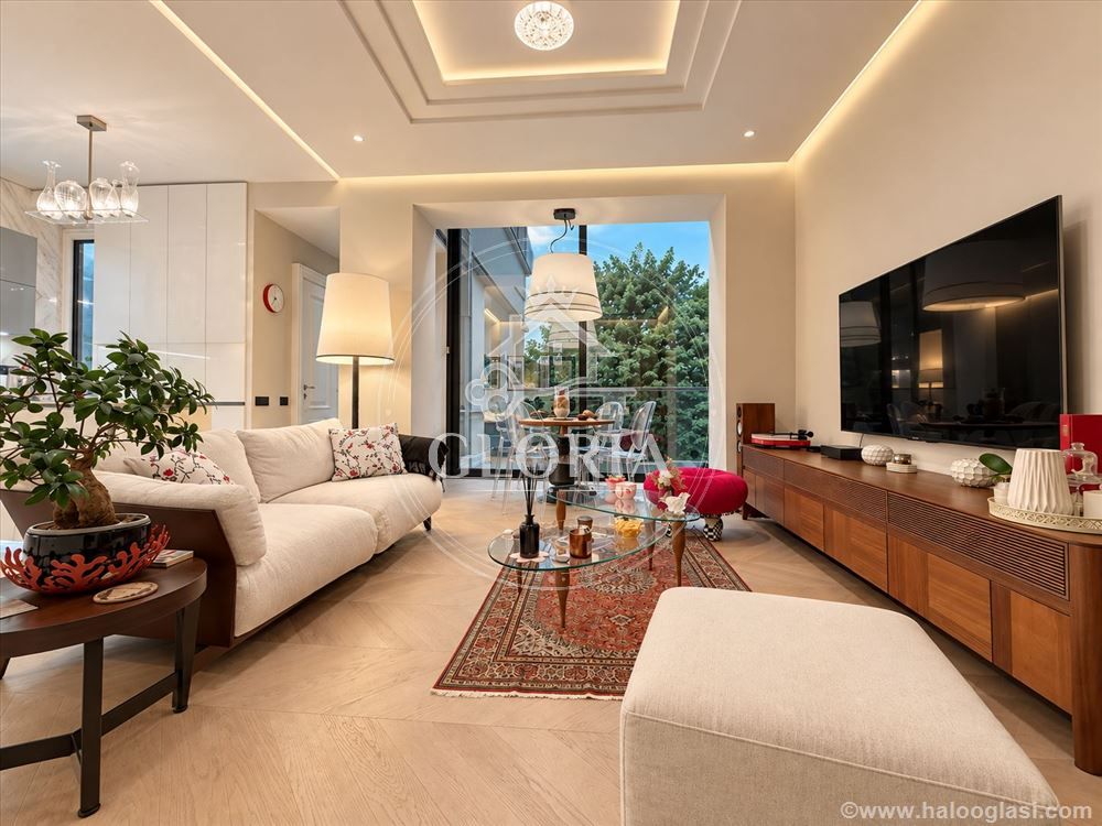 Четырёхкомнатная квартира, 110 м², Правни факултет, Врачар
