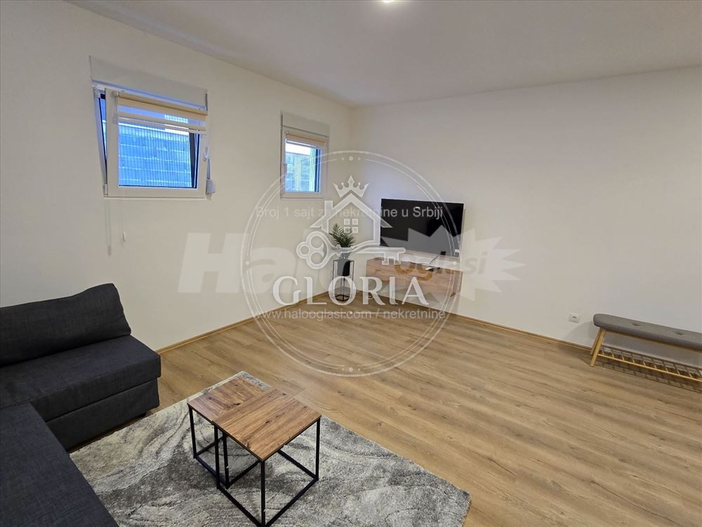 Однокомнатная квартира, 30 м², Алтина, Земун