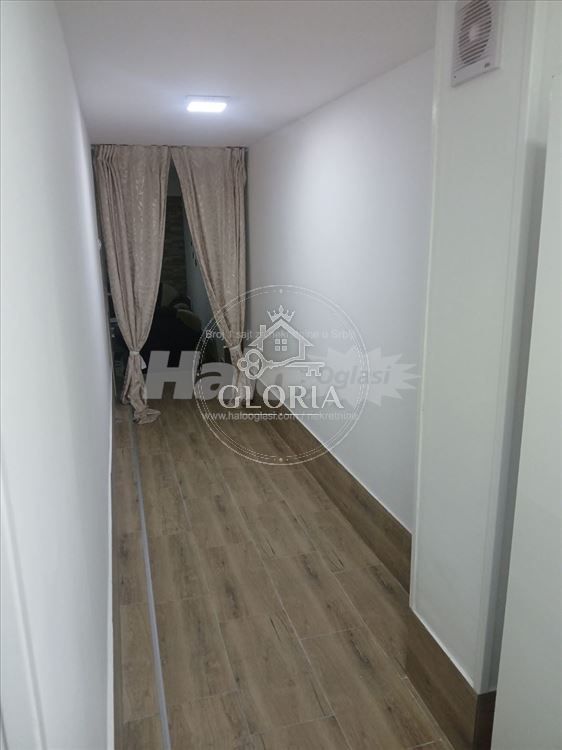 Трёхкомнатная квартира, 64 м², Цара Душана, Земун, фото 3