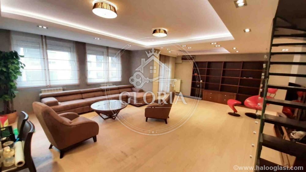 Трёхкомнатная квартира, 140 м², Каленич пияца, Врачар