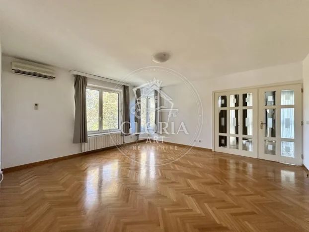 Дом, 270 м², © ОпенСтреетМап цонтрибуторс, Савски-Венац, фото 4