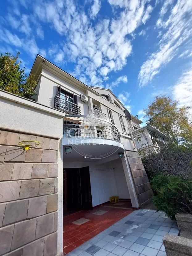 Дом, 400 м², © ОпенСтреетМап цонтрибуторс, Савски-Венац, фото 7