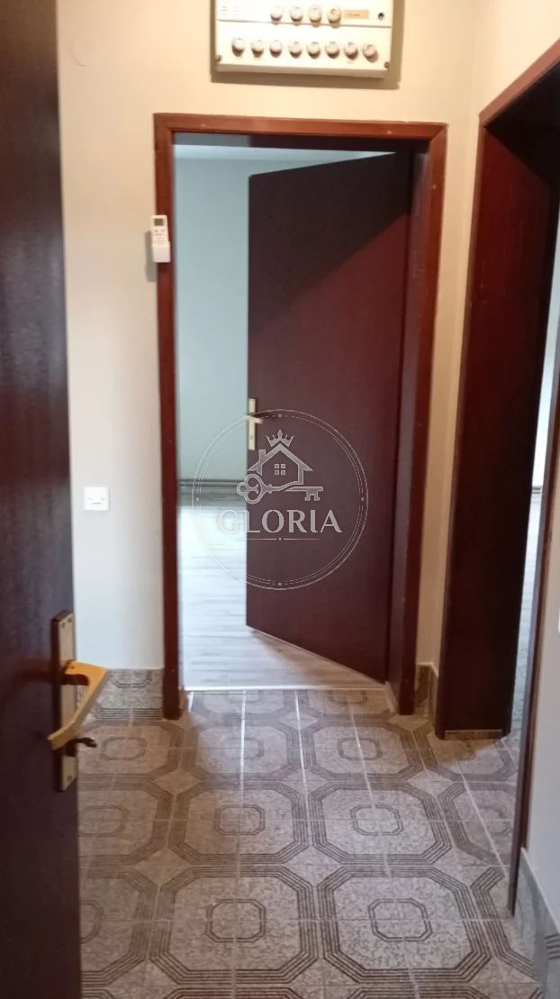 Трёхкомнатная квартира, 70 м², Гроцка