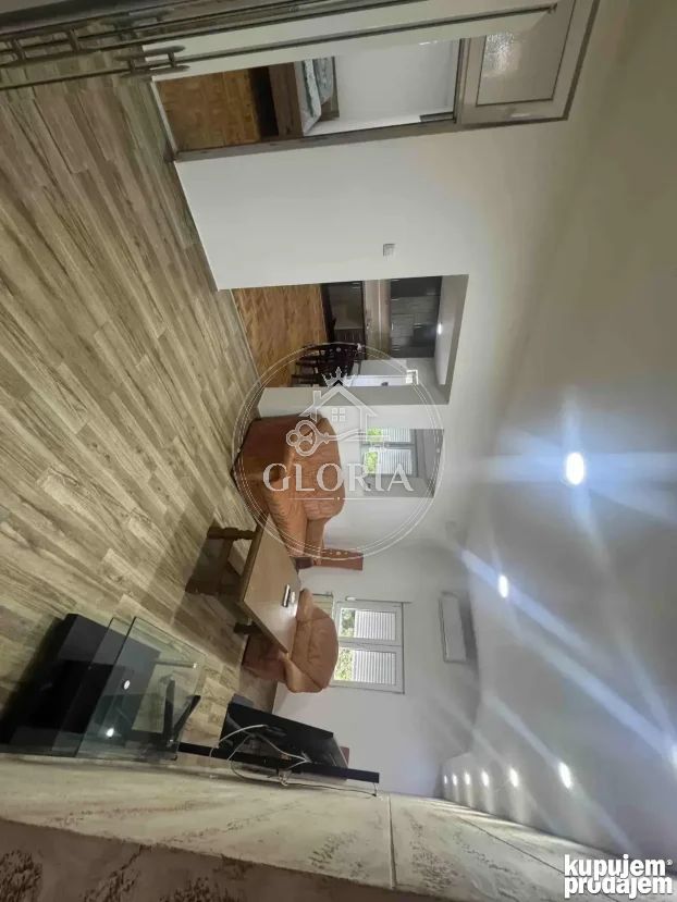 5-комнатная квартира, 110 м², Лазаревац
