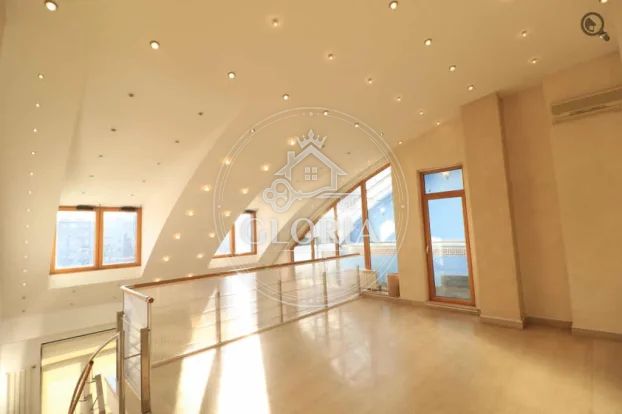 5-комнатная квартира, 222 м², Палилула