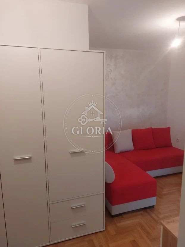 Студия, 24 м², Алтина, Земун, фото 2