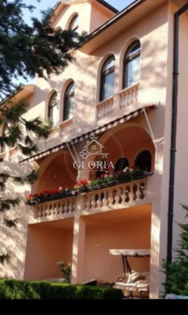 Дом, 460 м², Калуджерица, Гроцка