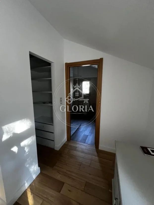 Дом, 320 м², © ОпенСтреетМап цонтрибуторс, Савски-Венац, фото 14