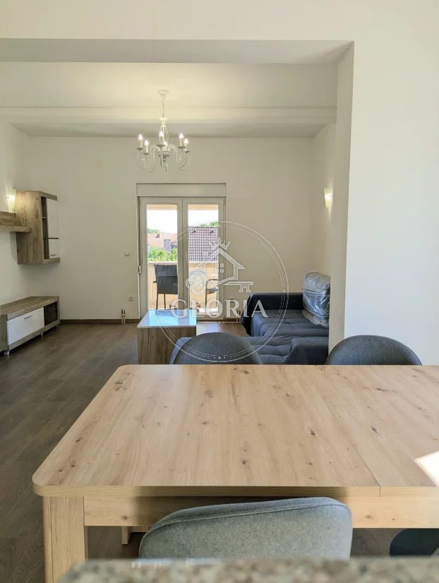 Четырёхкомнатная квартира, 95 м², Сурчин