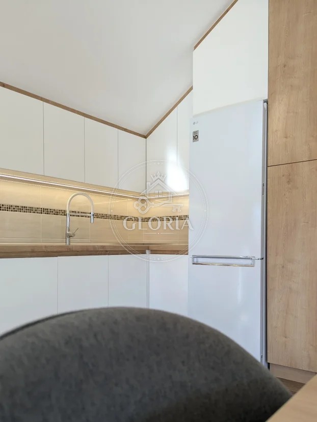 Четырёхкомнатная квартира, 95 м², Сурчин, фото 2