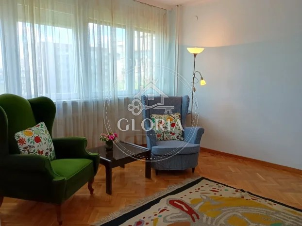 3,5-комнатная квартира, 90 м², Земун