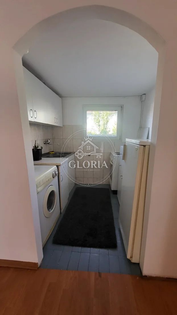 Четырёхкомнатная квартира, 52 м², Звездара, фото 9