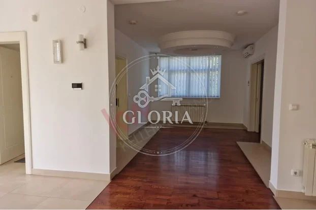 Дом, 375 м², © ОпенСтреетМап цонтрибуторс, Савски-Венац, фото 8