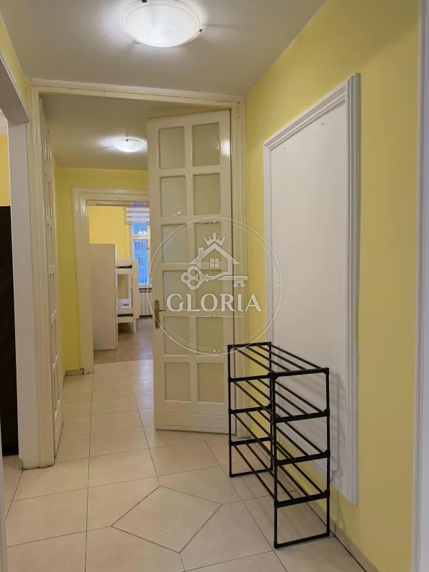 Трёхкомнатная квартира, 70 м², Старый город, фото 12