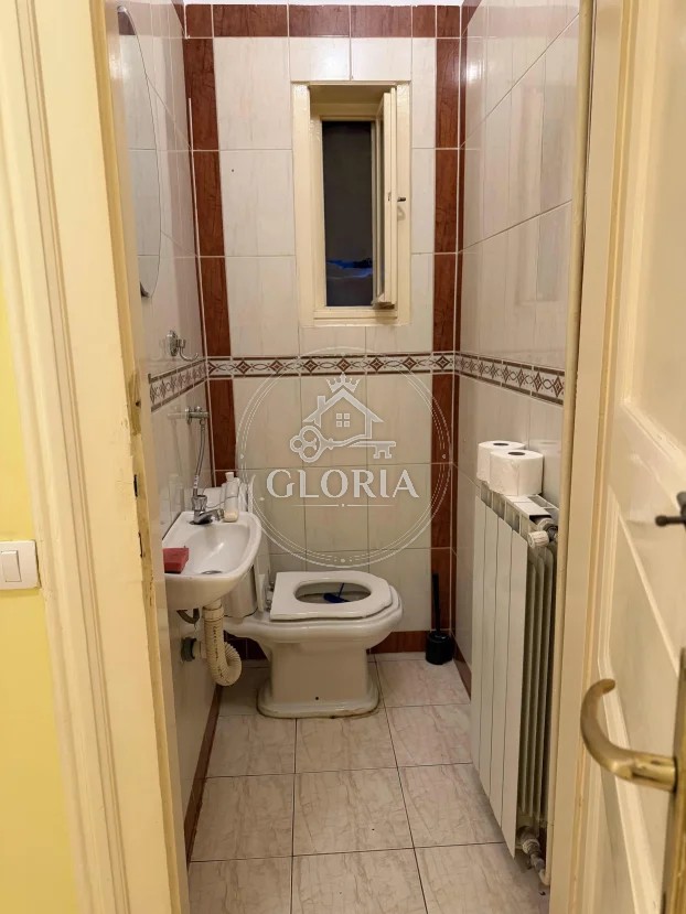 Трёхкомнатная квартира, 70 м², Старый город, фото 9