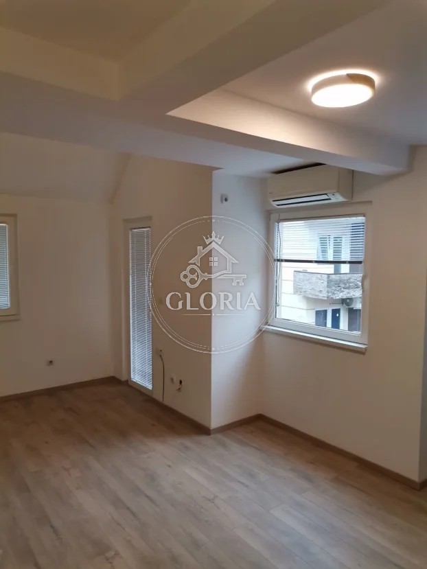 Трёхкомнатная квартира, 63 м², Палилула, фото 4