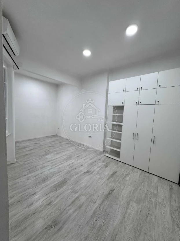 Трёхкомнатная квартира, 86 м², Старый город, фото 4