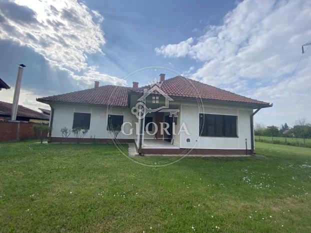 Дом, 158 м², Звечка, Обреновац