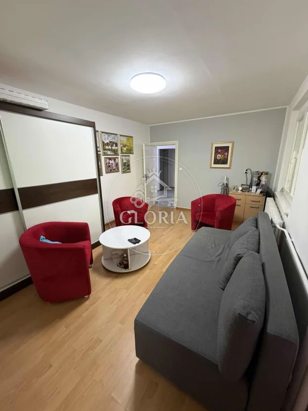 Трёхкомнатная квартира, 74 м², Блок 70 (kineski тржни centar), Новый Белград, фото 9