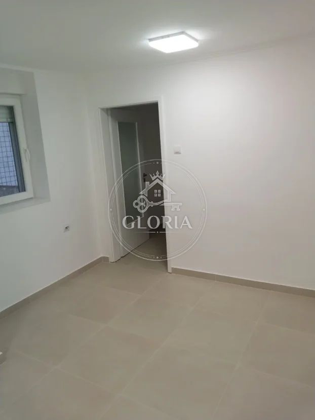 Трёхкомнатная квартира, 51 м², Лабудово брдо, Раковица, фото 4