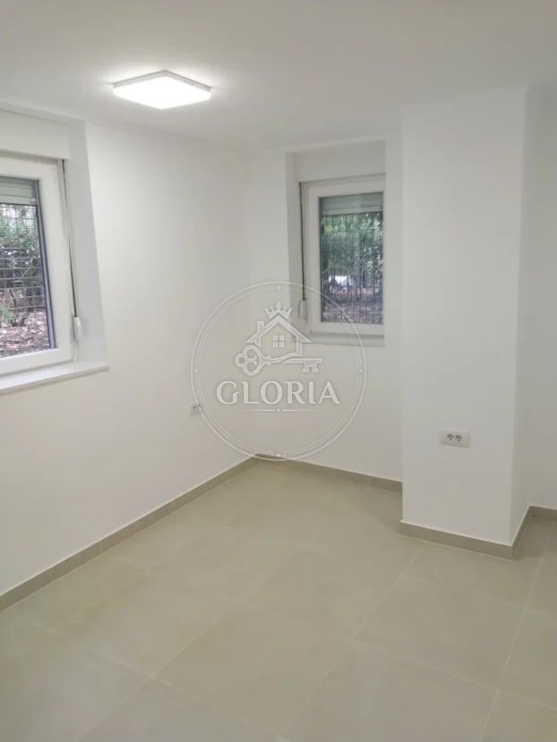 Трёхкомнатная квартира, 51 м², Лабудово брдо, Раковица, фото 5