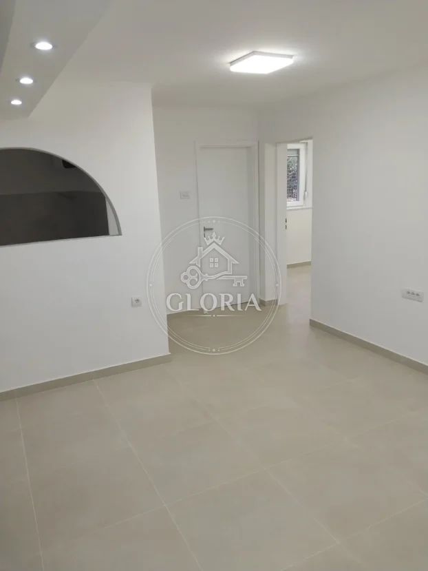 Трёхкомнатная квартира, 51 м², Лабудово брдо, Раковица, фото 7
