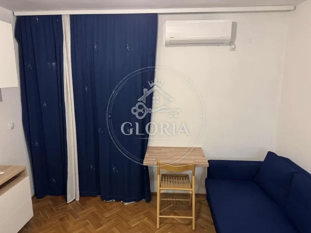 Студия, 30 м², Беле воде, Чукарица