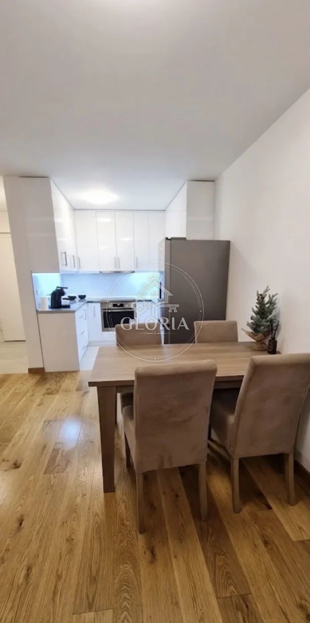 Трёхкомнатная квартира, 75 м², Новый Белград