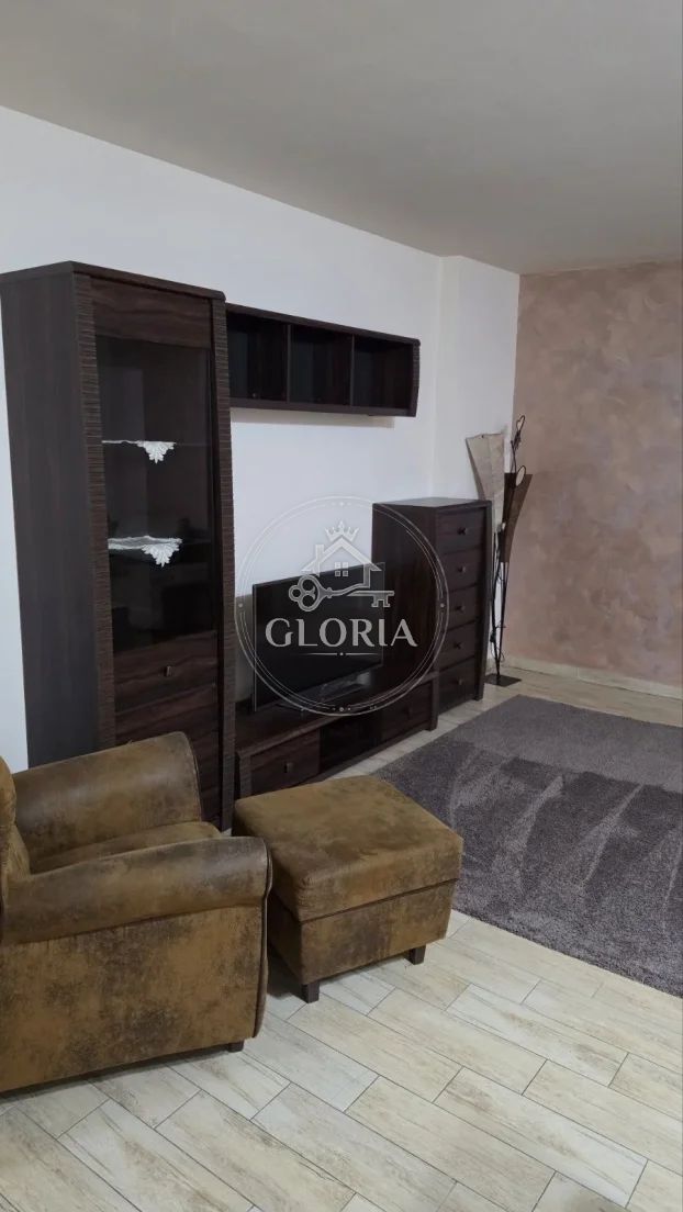 Трёхкомнатная квартира, 63 м², Земун, фото 2